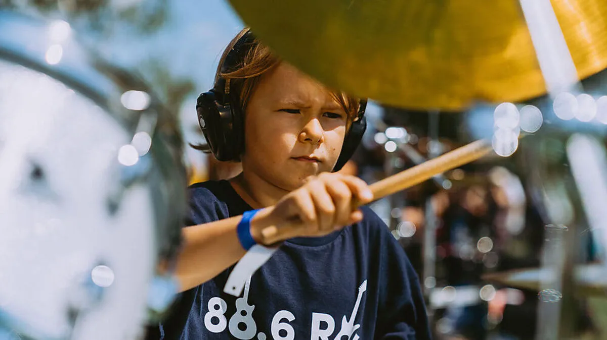 Der siebenjährige Penzendorfer Dominik Thurner war vergangenen Samstag Teil der größten Rockband Österreichs