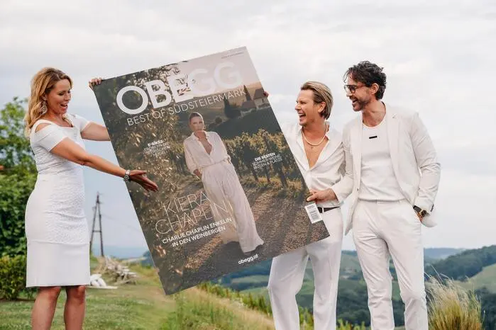Die Enkelin von Filmlegende Charlie Chaplin ziert das Cover der neuesten Ausgabe des Obegg-Magazins.