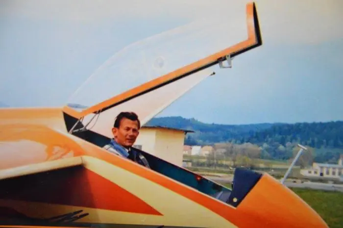 Struckl erwarb 1965 den Berufspilotenschein
