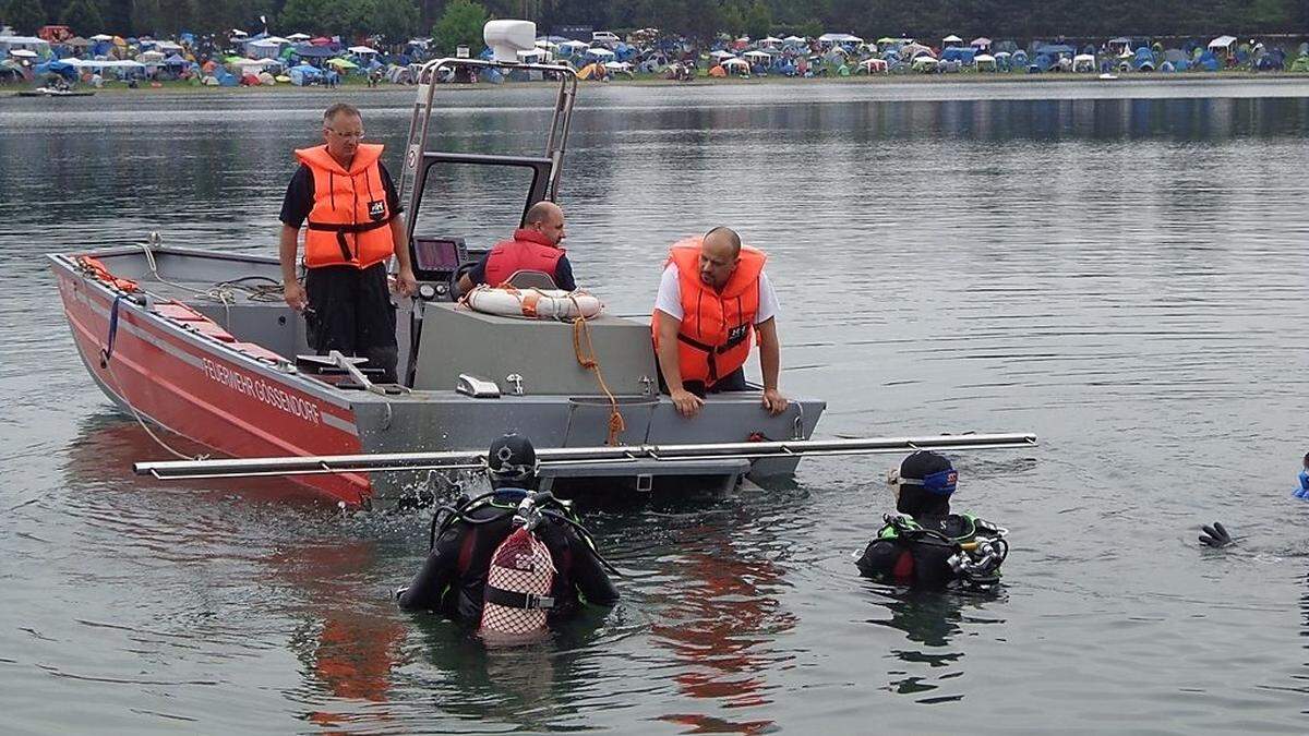 Lakefestival: Taucher suchen jungen Murauer.