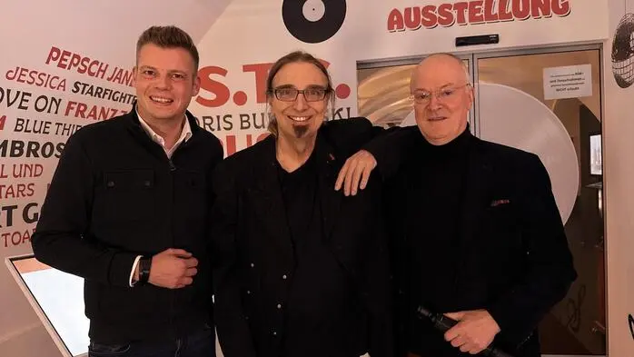 Unter dem Motto „100 Jahre Austropop – Weltberühmt in Österreich“ tourt Rudi Dolezal (Mitte) derzeit durch ganz Rot-Weiß-Rot.