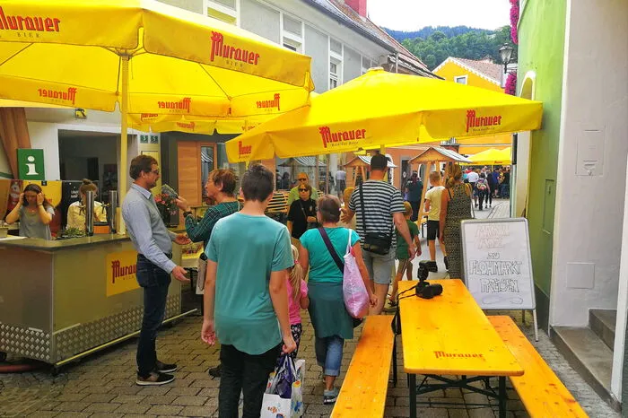 Klicken Sie sich durch weitere Bilder vom Gasseln