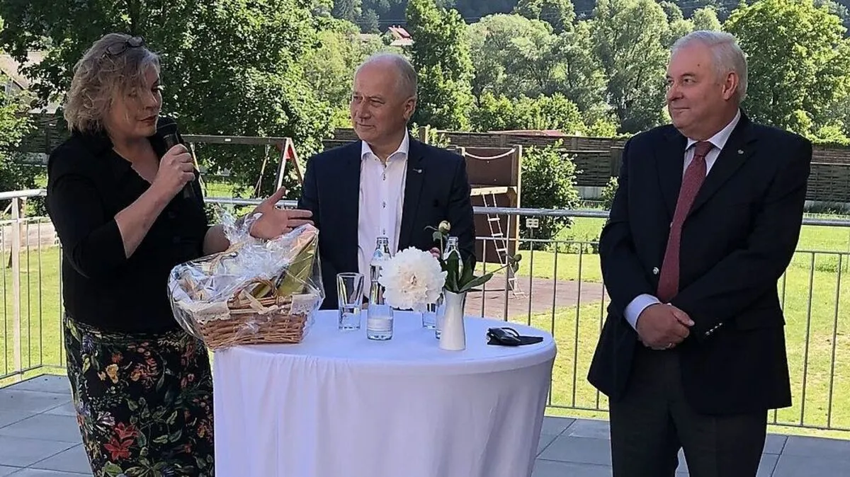 Bürgermeisterin Eva Schmidinger mit Landesrat Hans Seitinger und Landeshauptmann Hermann Schützenhöfer