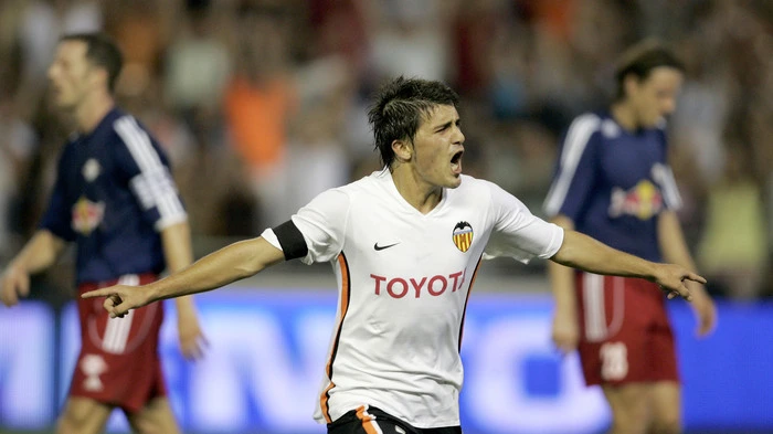 Nachdem sich Red Bull Salzburg in der zweiten Champions-League-Qualifikationsrunde der Saisn 2006/2007 gegen FC Zürich durchgesetzt hat (1:2, 2:0) war gegen den spanischen Vertreter FC Valencia Endstation. Zu Hause konnten sich die Bullen noch mit 1:0 durchsetzen. In Valencia siegten die Spanier mit 3:0. Aufstellung in Valencia: Ochs - Bodnar, Dudic, Linke, Vargas - Aufhauser, Carboni, Kovac, Pitak, Tiffert - Orosz