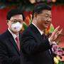 Peking-Statthalter John Lee (links) und Chinas Staats- und Parteichef Xi Jinping. 