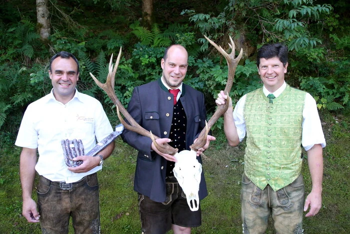 Die Genussregion "Metnitztaler Wild" mit Cheforganisator Fritz Bergner (Bildmitte) lud am Sonntag zum Metnitztaler Wildfest in die örtliche Festhalle. 