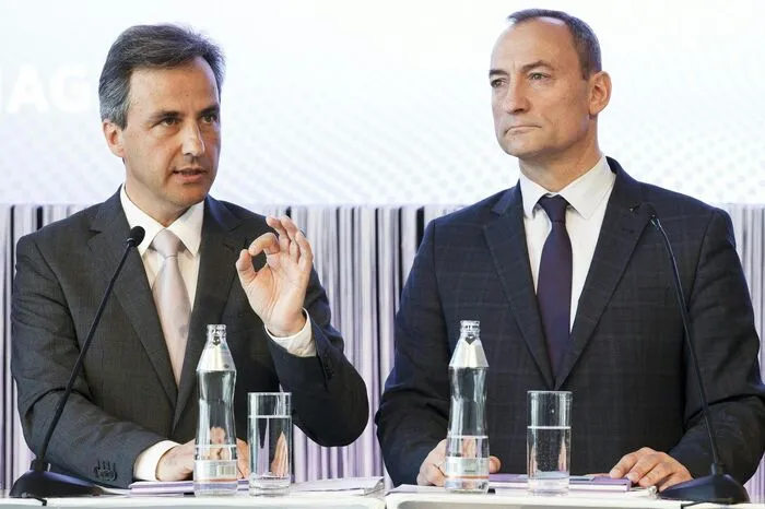 Koalitionspartner Mario Eustacchio (FPÖ) erhält sein Wunschressort Wohnen sowie Bauen und wird auch die Personal-Aufgaben übernehmen. ÖVP-Stadtrat Kurt Hohensinner übernimmt zusätzlich zu seinen bisherigen Aufgaben, Bildung Sport und Integration, auch noch Jugend und Soziales.