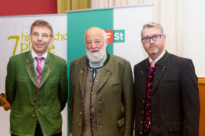 Bei der Präsentation waren Sepp Forcher und seine Frau Helli, Regisseurin Elisabeth Eisner, ORF Steiermark-Kulturchef Gernot Rath uns viele andere Gäste und Mitwirkende.