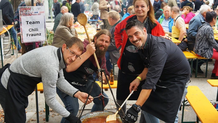 Am Samstag, dem 2. Oktober, hieß es von 9.00 bis 13.00 Uhr  Bühne frei für das traditionelle Kesselgulasch-Wettkochen.