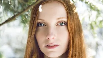 Mirjam Sadovnik hat einen Vertrag bei Jademodels. Sie hat gerade ein Portfolio erstellt und will im Ausland als Model arbeiten 