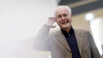 „Das mag ich am Populismus“, sagt Satiriker Schmidt im Podcast mit Robert Palfrader, - sinngemäß - weil er sich nicht mit Fakten aufhalte 