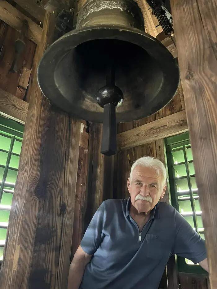 Werner Rahm im Glockenstuhl des Mesnerturms