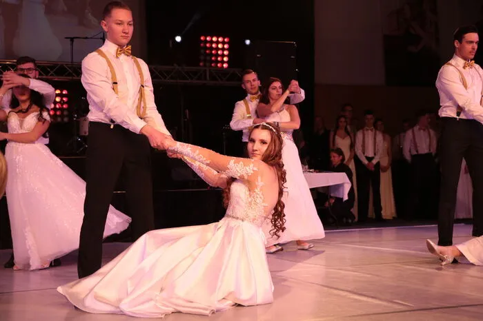 Die Polonaise wurde von der Tanzschule "Dance Austria" choreographiert und sorgte für Begeisterung im Publikum.