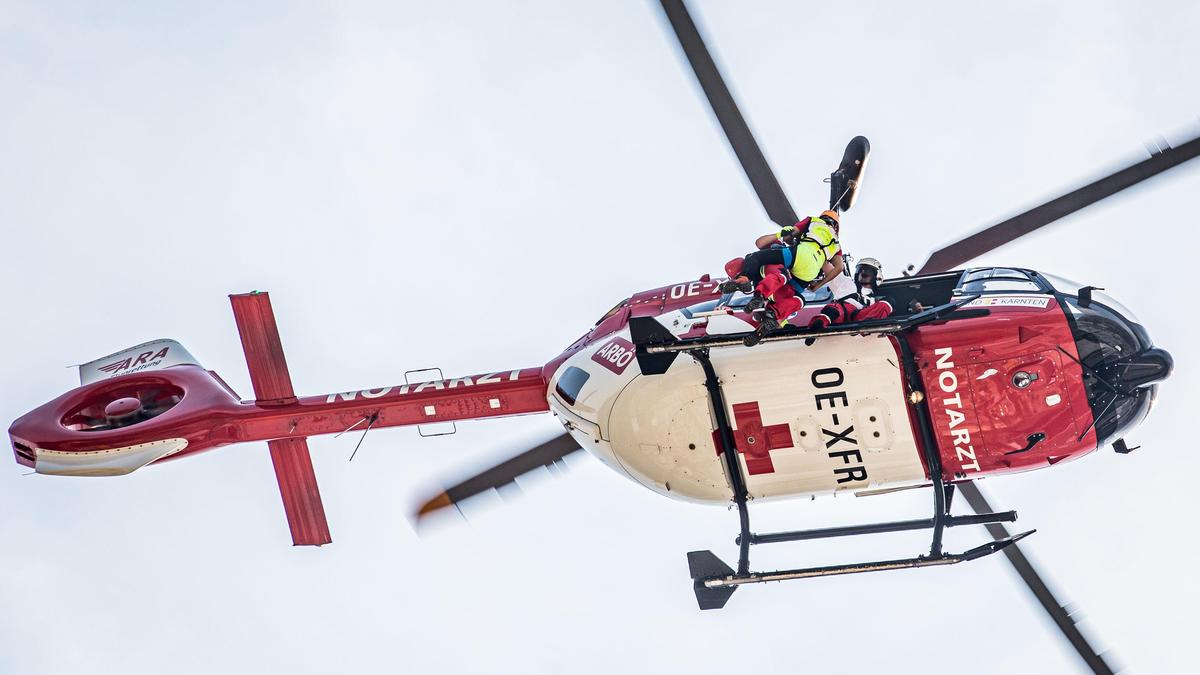 Der Mann musste vom RK 1 der ARA Flugrettung mit dem Seil geborgen werden (Archivfoto)