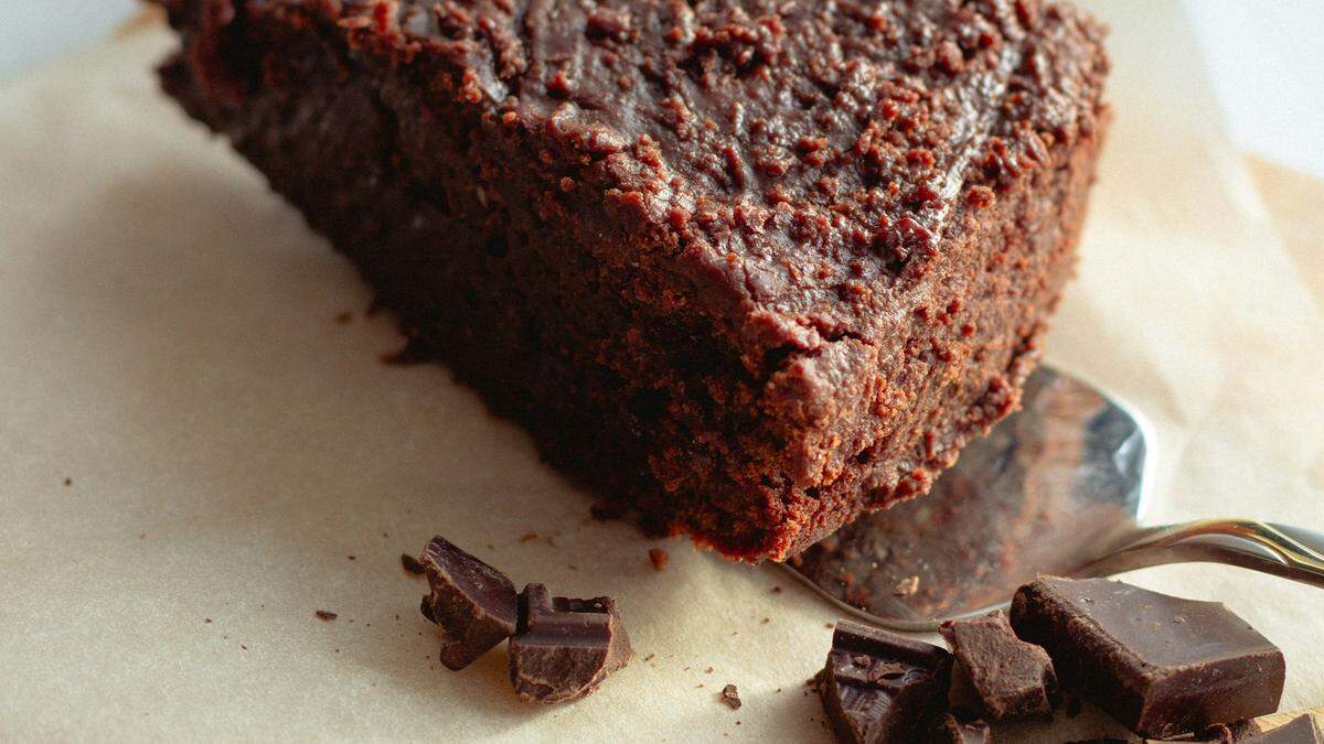 Symbolbild Schokokuchen mit Weintrauben | Symbolbild Schokokuchen mit Weintrauben