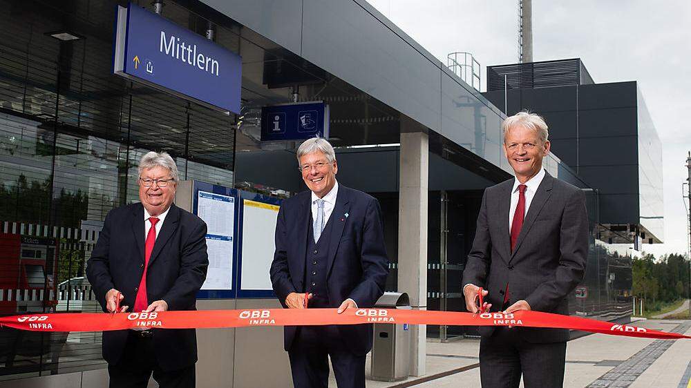 Bürgermeister Gottfried Wedenig, Peter Kaiser und Franz Bauer, Vorstandsdirektor (von links)
