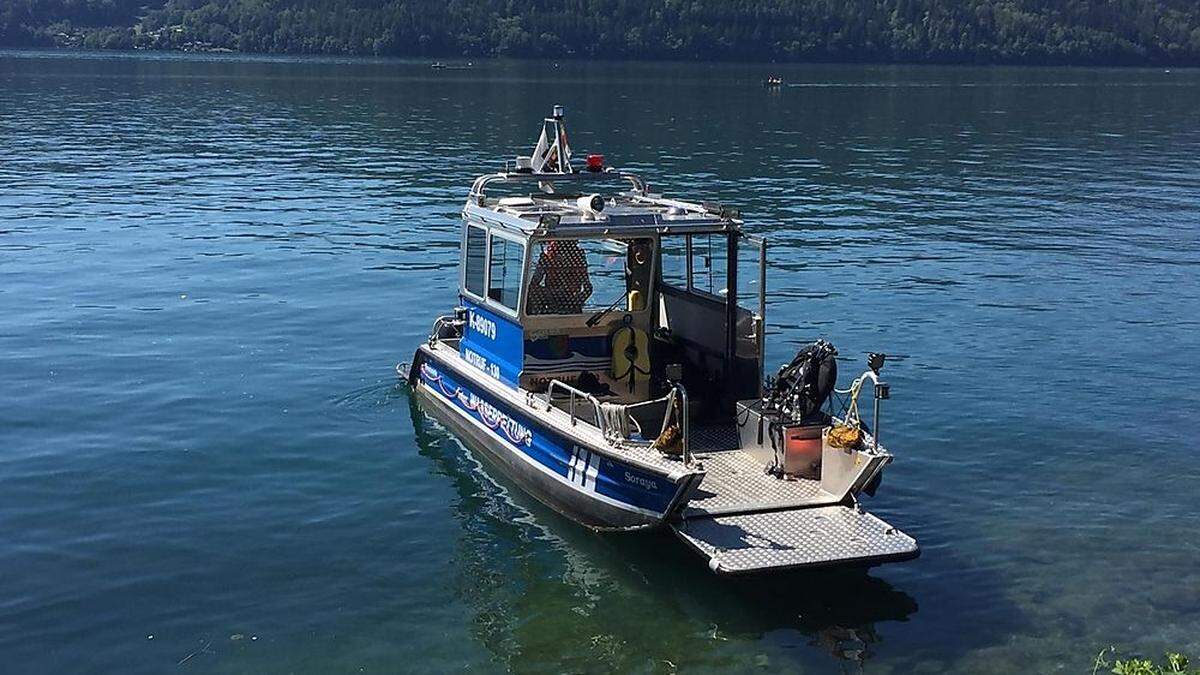 Die Wasserrettung brachte den Vermissten mit dem Boot ans Ufer. Die Hilfe kam jedoch zu spät