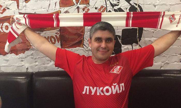 Ruslan Newerow im Pub "Wir glauben an die Mannschaft