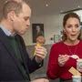 William und Kate bei einem Besuch in einem Eisgeschäft in Wales 