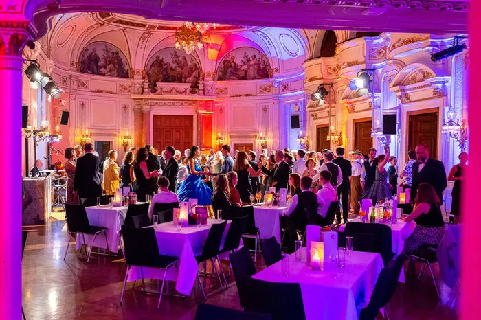 ... der "All in One"-Ball, veranstaltet von der Tanzschule Conny &amp; Dado war nicht nur ein rauschendes Fest der Inklusion ...