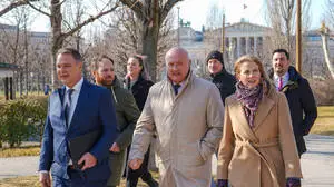 Andreas Babler, Christian Stocker und Beate Meinl-Reisinger einigten sich im Februar 2025 auf eine Zusammenarbeit.