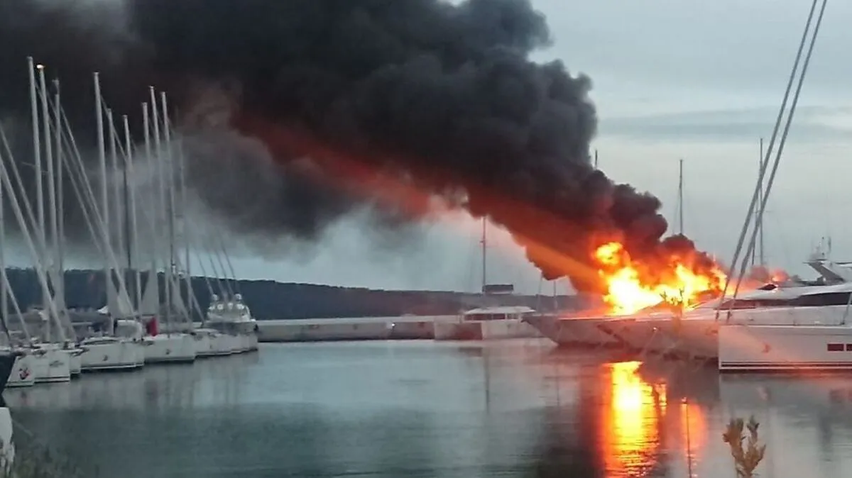 Der Brand war an einem Außensteg ausgebrochen 