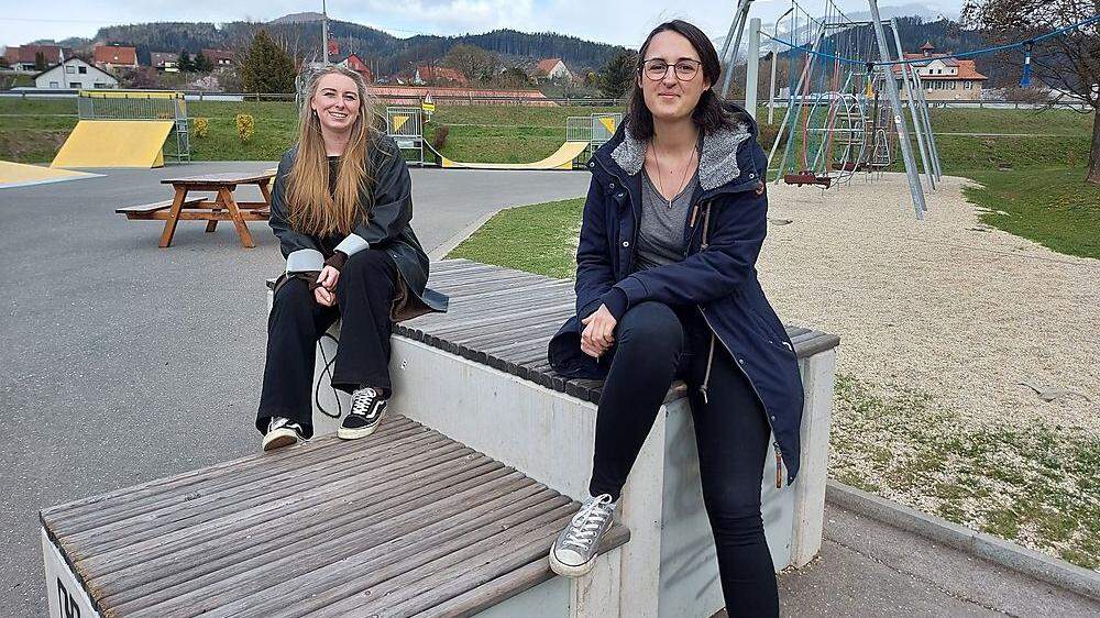 Jugendreferentin Lucija Jurišić (rechts) lädt zum Kinder- und Jugendsprechtag am Funpark 