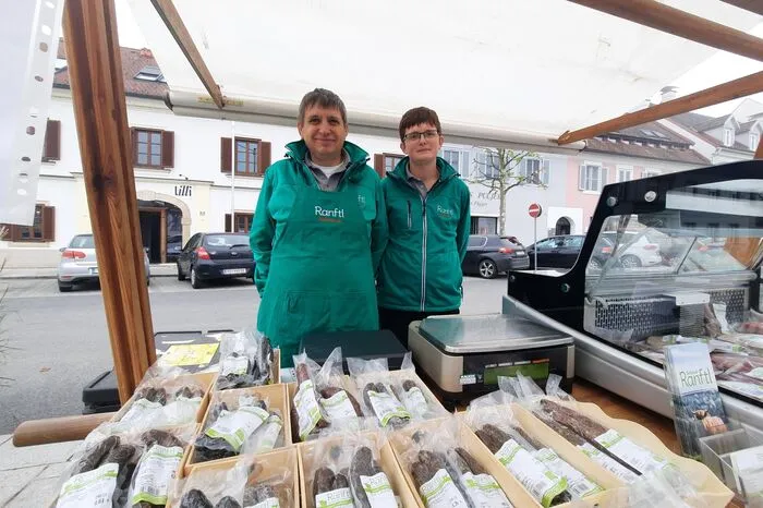 ...bei "Fleischspezialitäten Ranftl" gibt es Burger von Rind und Lamm zu genießen.