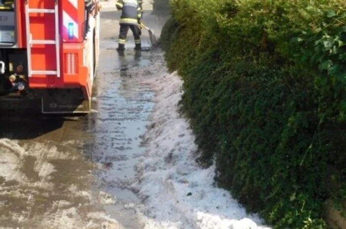 Angespannt war die Situation auch in Loipersdorf, wo der Hagel teilweise 20 Zentimeter hoch lag.