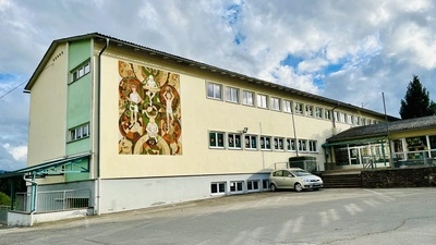 Das Gebäude der ehemaligen Volksschule Ettendorf