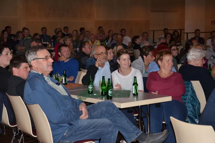 Der Abend rief großes Interesse bei Jungen und Junggebliebenen Faschingsfreunden hervor.