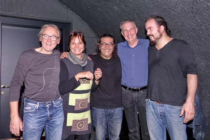 Der Leiter des Kunsthauses Weiz Joe König freute sich gemeinsam mit dem Goldschmiedeehepaar Franz und Doris Rosenberger über das außergewöhnliche Konzerterlebnis.