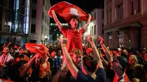 In der Schweiz wird gefeiert: Die „Nati“ steht im Viertelfinale! Und die Nation ist nicht nur im Fußball gut 