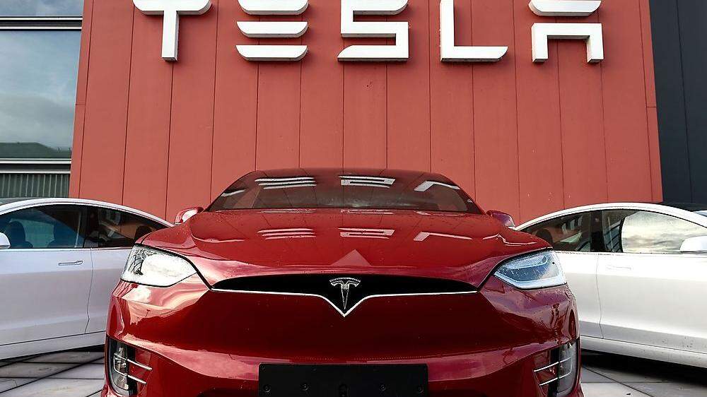 Tesla lieferte mehr Autos aus
