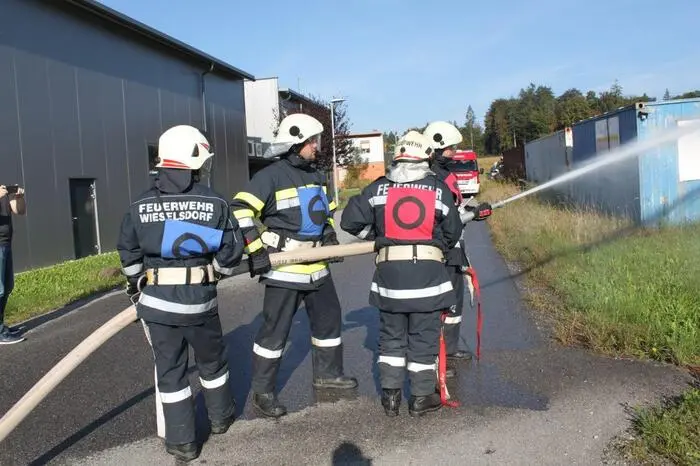 Nachdem bereits heuer im Frühjahr zwei Gruppen der Feuerwehren Wiesesldorf und Preding der Prüfung stellen, traten kürzlich zwei weitere Gruppen in der Stufe 1 (Bronze) zur Prüfung an.  