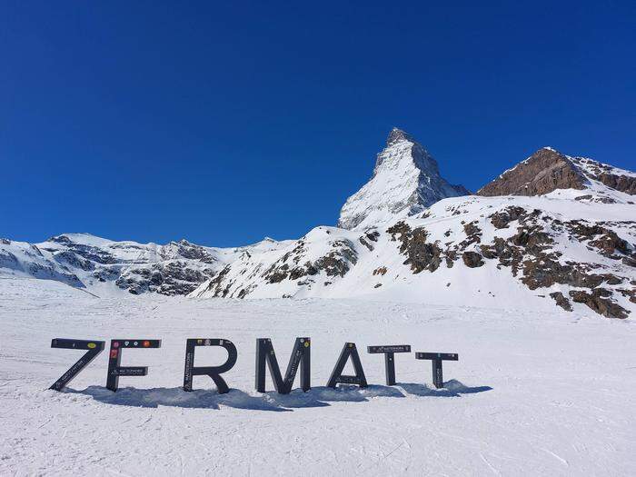 Das Matterhorn als Kulisse für die erste Abfahrt der Saison