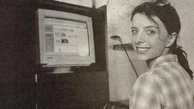 Surfen anno dazumal - mit einem Computer in einem Café