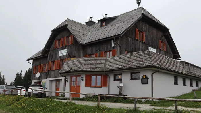 Andreas Hofer und Mario Segel sind die neuen Pächter des Roseggerhauses auf der Pretulalpe.