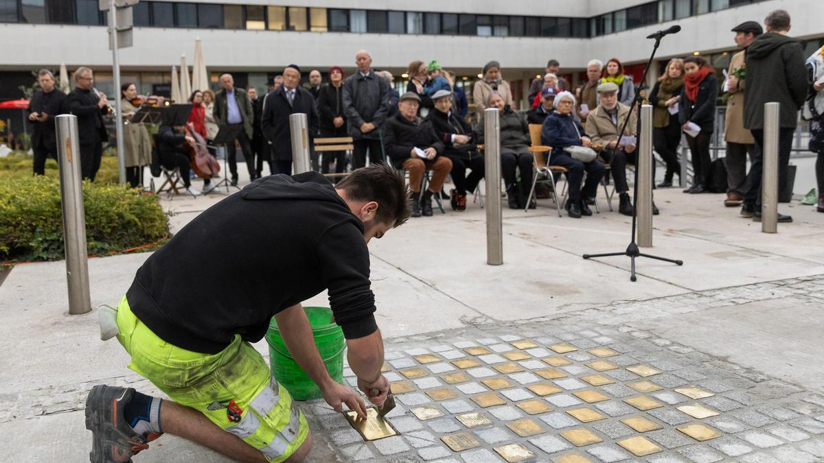 39 Stolpersteine für vertriebene jüdische Medizin-Studenten