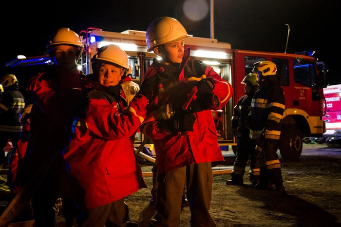 In diesen 24 Stunden wurde versucht, dem Nachwuchs der beiden Einsatzorganisationen den bestmöglichen Einblick in das Feuerwehr- und Rettungswesen zu geben und ihnen durch praktische Übungen das nötige Wissen für die kommenden Einsätze im späteren aktiven Dienst übermitteln zu können. Natürlich kam in diesen 24 Stunden auch der Spaßfaktor nicht zu kurz.