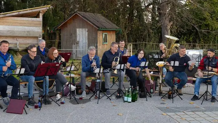 Die Marktmusikkapelle Bad Waltersdorf lud zum zweiten Mal zu Sturm und Kastanien.