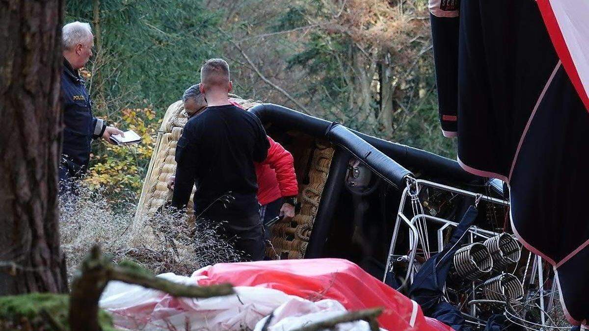 Das Fluggerät blieb schlussendlich in einem Waldstück hängen