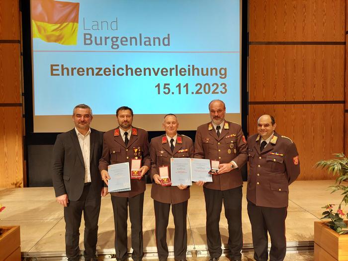Landesrat Heinrich Dorner mit Manfred Bäck, Roland Knausz, Franz  Kropf und Jochen Illigasch