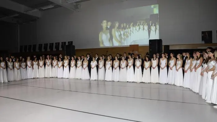 Im Freizeitzentrum Feldbach feierten die Handelsakademie-Maturantinnen und -Maturanten ihren Maturaball