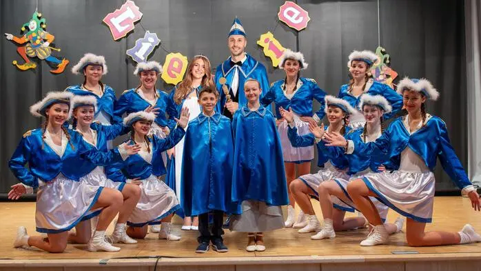 Das närrische Zepter schwingen heuer Sebastian III. Lanner und Paola I. Stanic, begleitet vom Kinderprinzenpaar Sebastian IV. Seiwald und Julia I. Unterluggauer