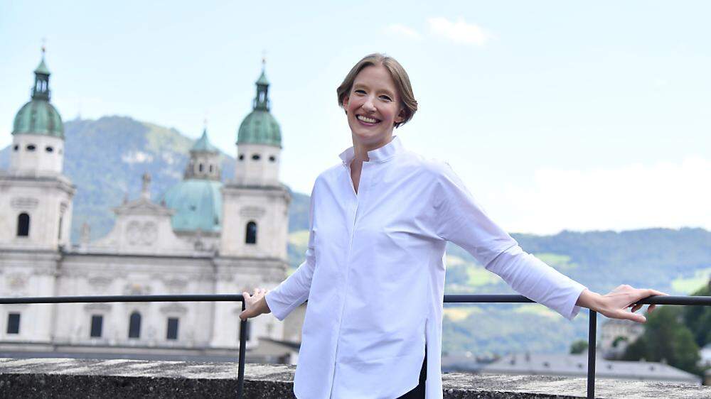 Joana Mallwitz dirigiert in Salzburg eine gekürzte Version von Mozarts &quot;Così fan tutte&quot;