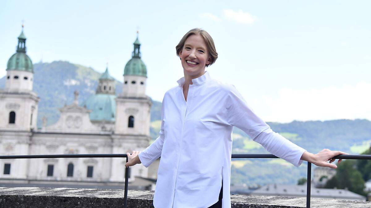 Joana Mallwitz dirigiert in Salzburg eine gekürzte Version von Mozarts &quot;Così fan tutte&quot;