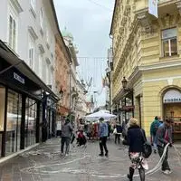 Die Klagenfurter Innenstadt wird wieder weihnachtlich dekoriert