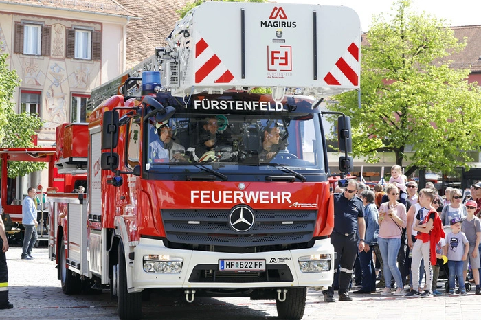 ...und der umliegenden acht Wehren am Fürstenfelder Hauptplatz.