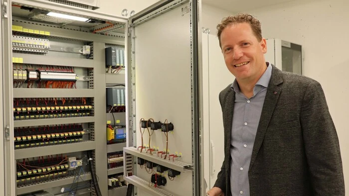 Der Geschäftsführer des Reinhalteverbandes Mittleres Lavanttal Markus Kleinszig öffnete Tür und Tor der Zentralkläranlage und zeigte auch das Herzstück der modernisierten Kläranlage, den Elektroniederspannungshauptverteiler